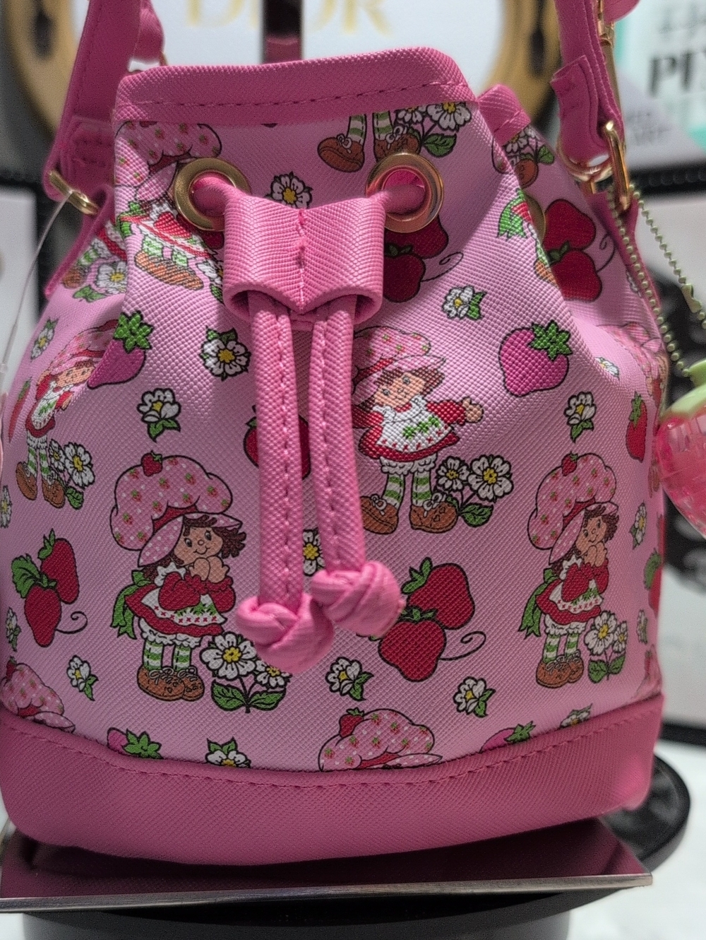 Shannon's Birthday Surprise Strawberry Shortcake Mini Bucket Bag - ๐ Bundle ๐ - Picture 8 of 16